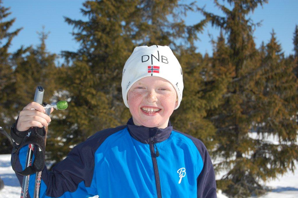 En glad gutt på ski på Nordseter