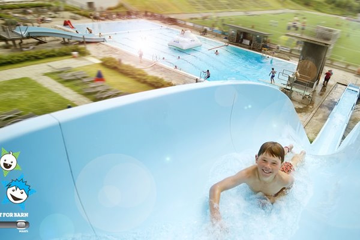 Barn som bader på Jorekstad Fritidsbad