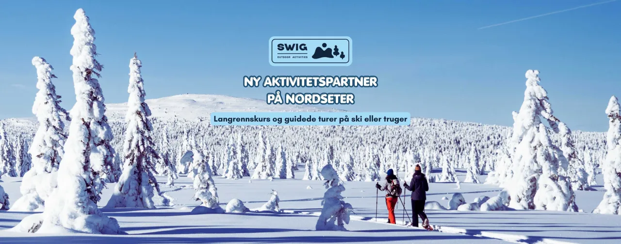 To personer på truger i et snødekt fjellandskap med snøtunge grantrær og blå himmel, med tekstoverlay: SWIG - Ny aktivitetspartner på Nordseter - Langrennskurs og guidede turer på ski og truger