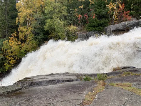 Vannfall i Mesnaelva i Lillehammer