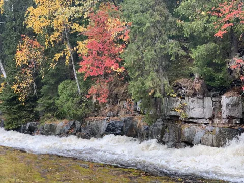 Vannfall i Mesnaelva i Lillehammer