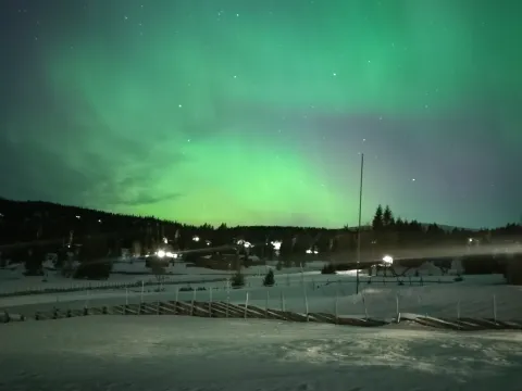 Nordlysutsikt fra utleiehytter hos Lillehammer Fjellstue